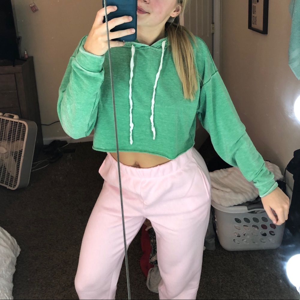 cropped hoodie